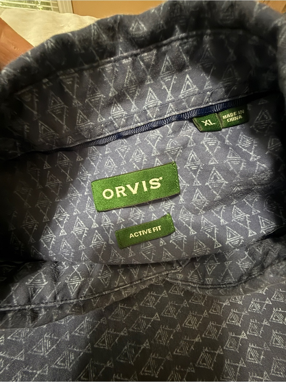 Orvis Men's Short-Sleeve Button-Down Shirt in Blue Pattern - Picture 2 of 7